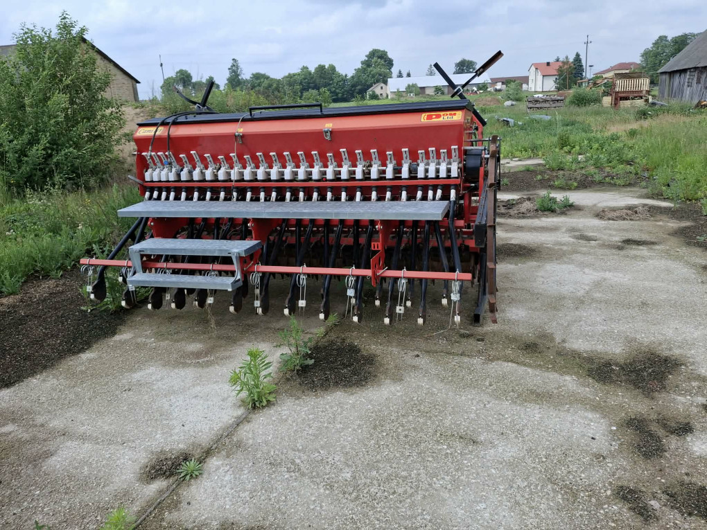 Siewnik zbożowy 