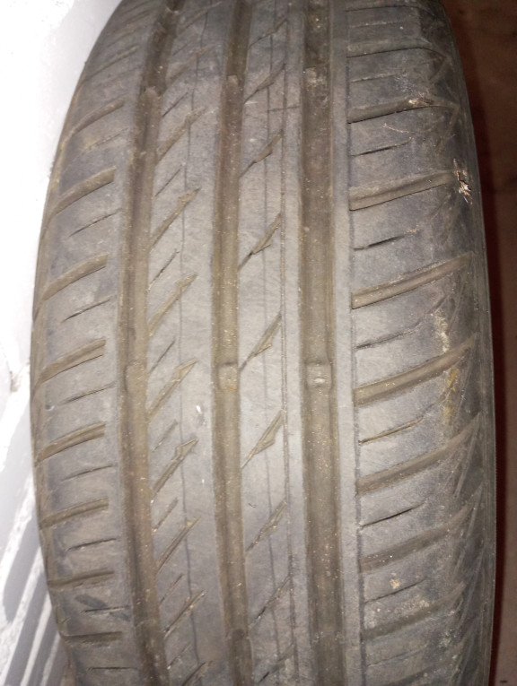 Dwie opony letnie 195 65...