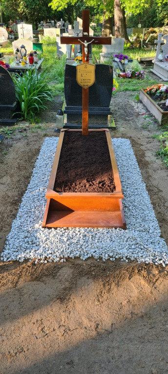 Usługi montażu obudowy gr...