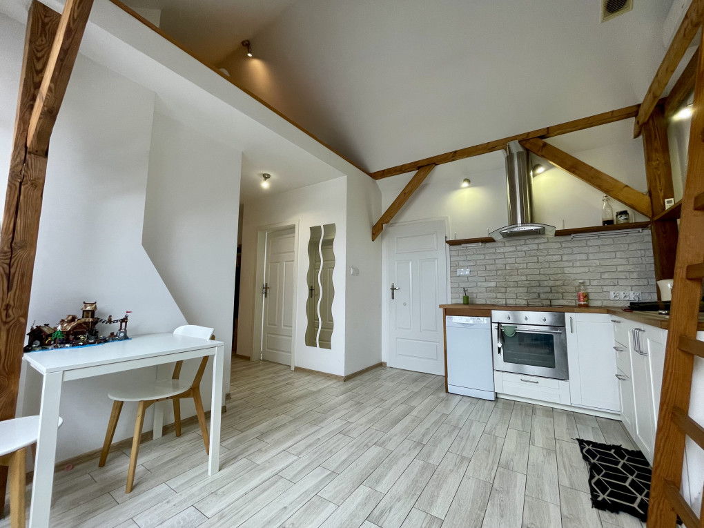 3 pokoje w kamienicy w ce...