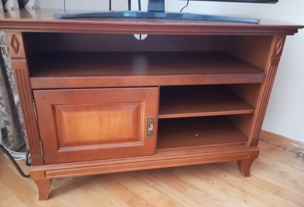 Stolik RTV w bardzo dobry...