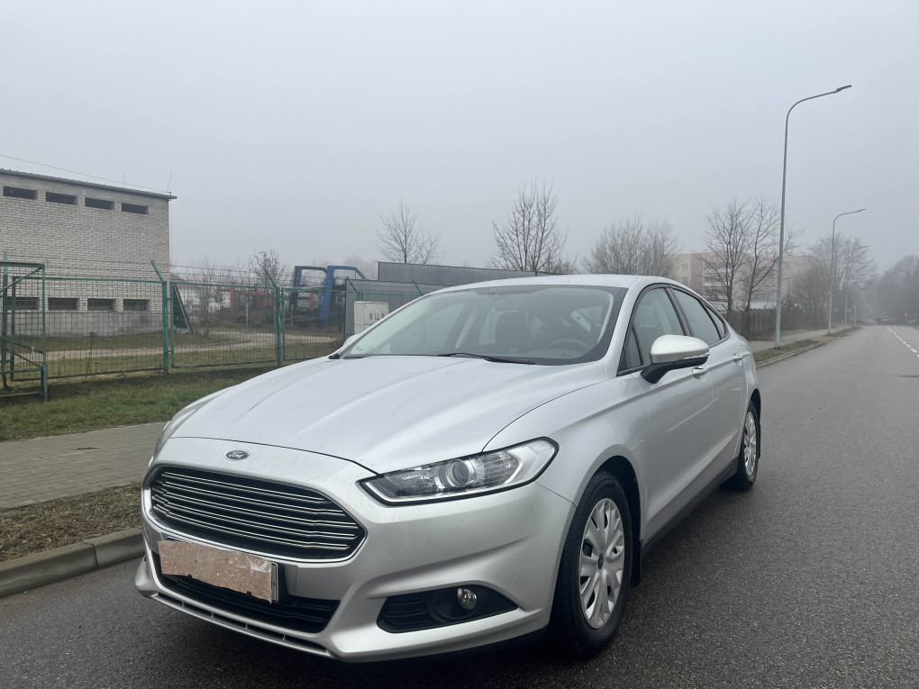 Ford Mondeo 2017 niski pr...