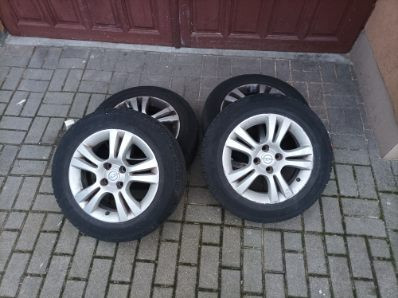 Sprzedam ALU-felgi z opon...