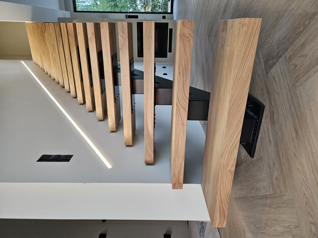 nowoczesne schody metalow...