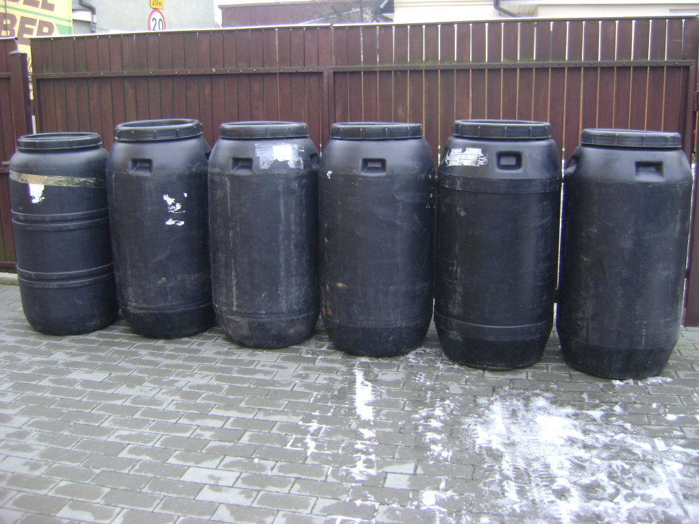 Sprzedam -beczki plastiko...
