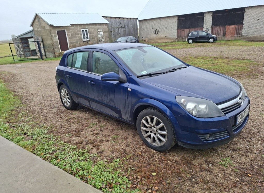 Opel Astra z 2004r.