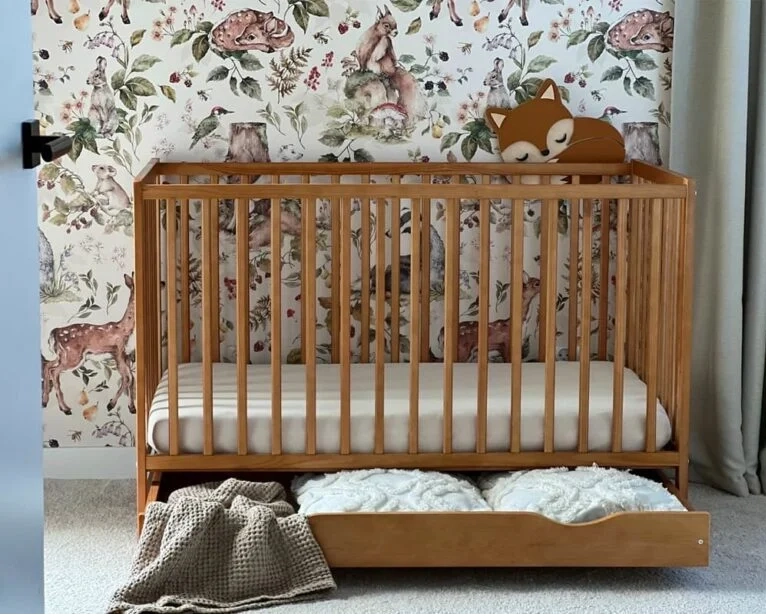 Drewniane łóżeczko dla dz...