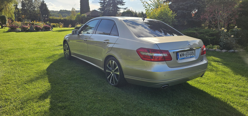 Mercedes-Benz Klasa E W21...