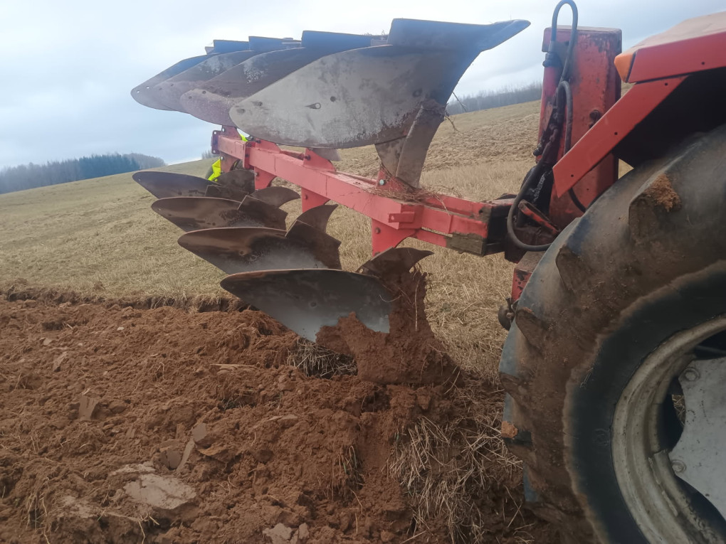 Pług 4skibowy obrotowy