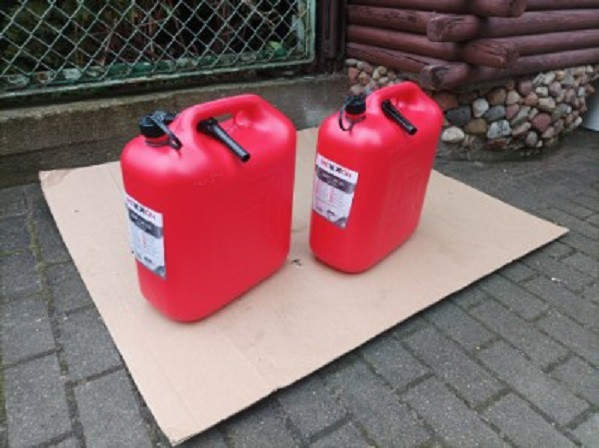 sprzedam karnistry nowe n...