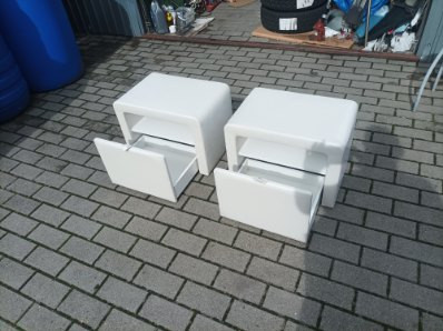 sprzdam dwie szafeczki -...