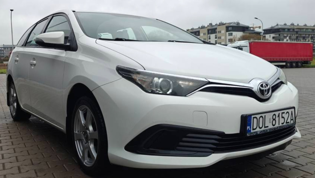 Toyota Auris lift 2017 13...