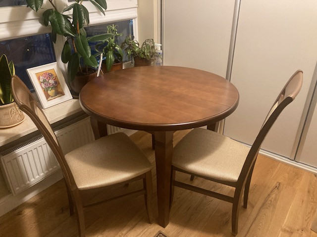 sprzedam stół okrągły dre...