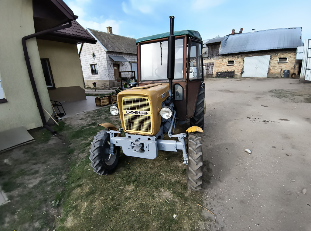 Ursus C-330 